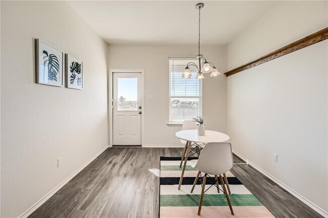 Building Photo - 288 Eves Necklace Dr.