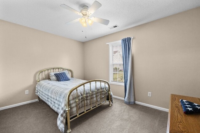 Building Photo - 212 Quail Creek Ct