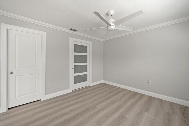 Building Photo - 2071 W Carol Cir