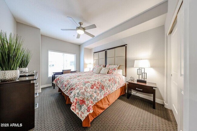 Building Photo - 5450 E Deer Valley Dr