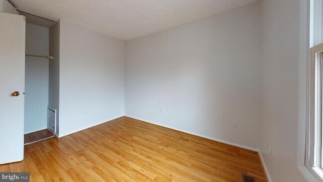 Building Photo - 7801 Fairborn Ct