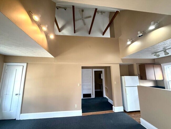 Building Photo - 117 Westmoreland Terrace