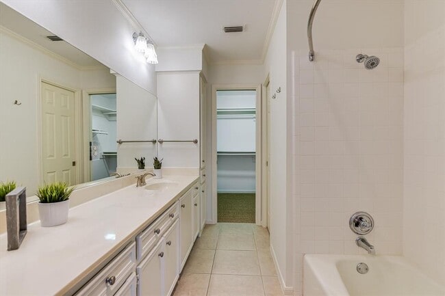 Building Photo - 5701 Westslope Dr