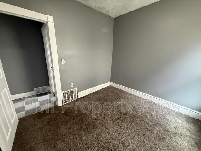 Building Photo - 1415 N 37th St