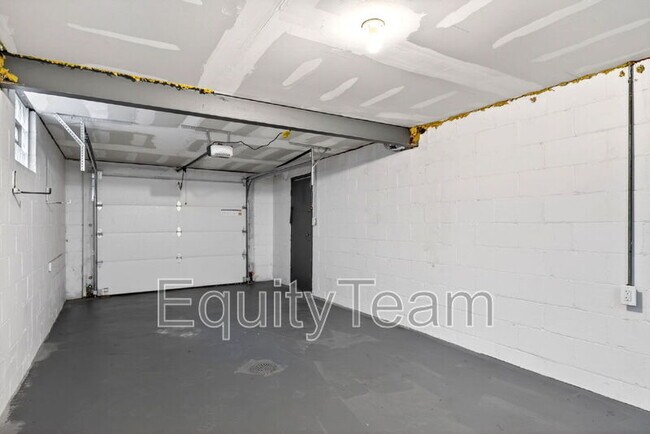 Building Photo - 405 Home Ave