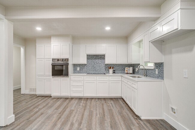 Building Photo - 3812 Linkwood Dr