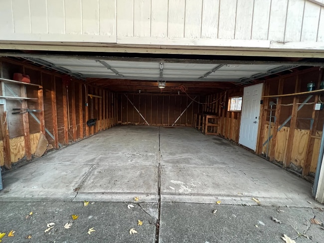 Building Photo - 26066 Townley St