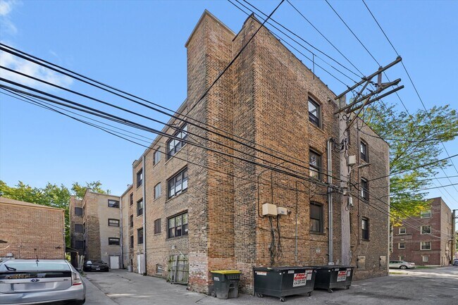 Building Photo - 6300 N Rockwell St