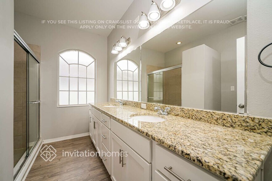 Building Photo - 1952 Bridgeview Cir