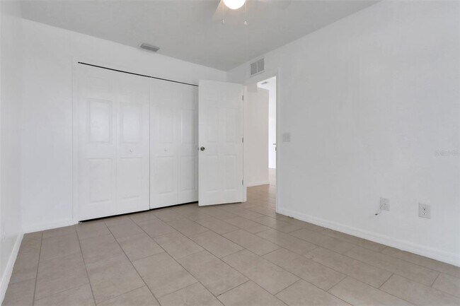 Building Photo - 3524 SW 17th Ave