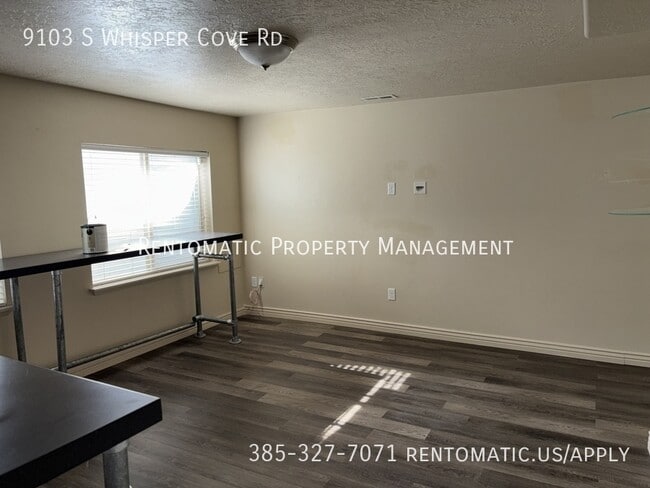 Building Photo - 9103 Whisper Cove Rd