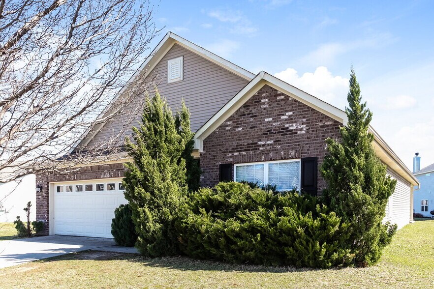 Building Photo - 8267 Templederry Dr