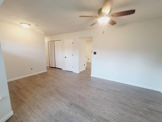 Building Photo - 2136 Little River Ln