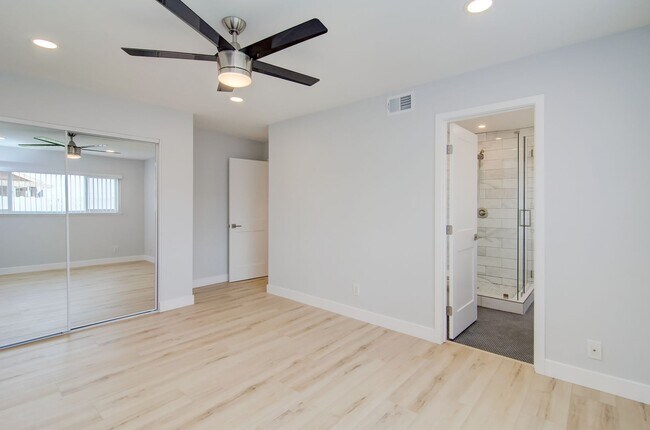 Building Photo - Turnkey Huntington Beach Home with Modern ...