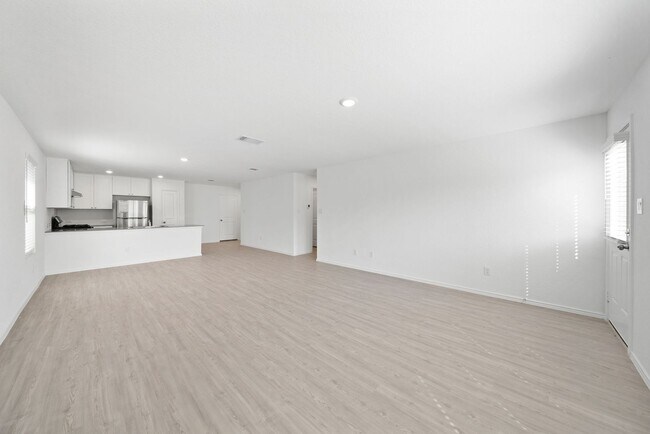 Building Photo - 9311 Selene Pl