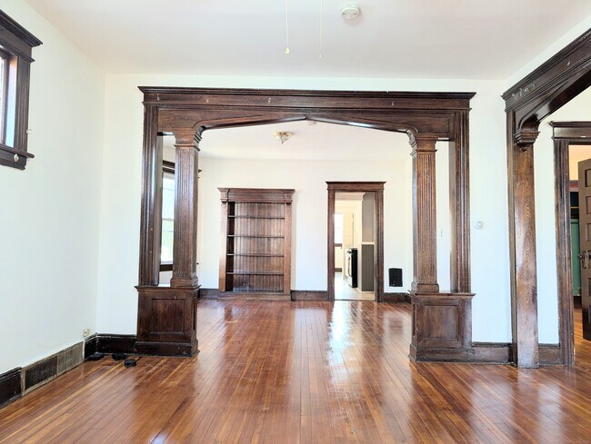 Building Photo - 133 Poplar St