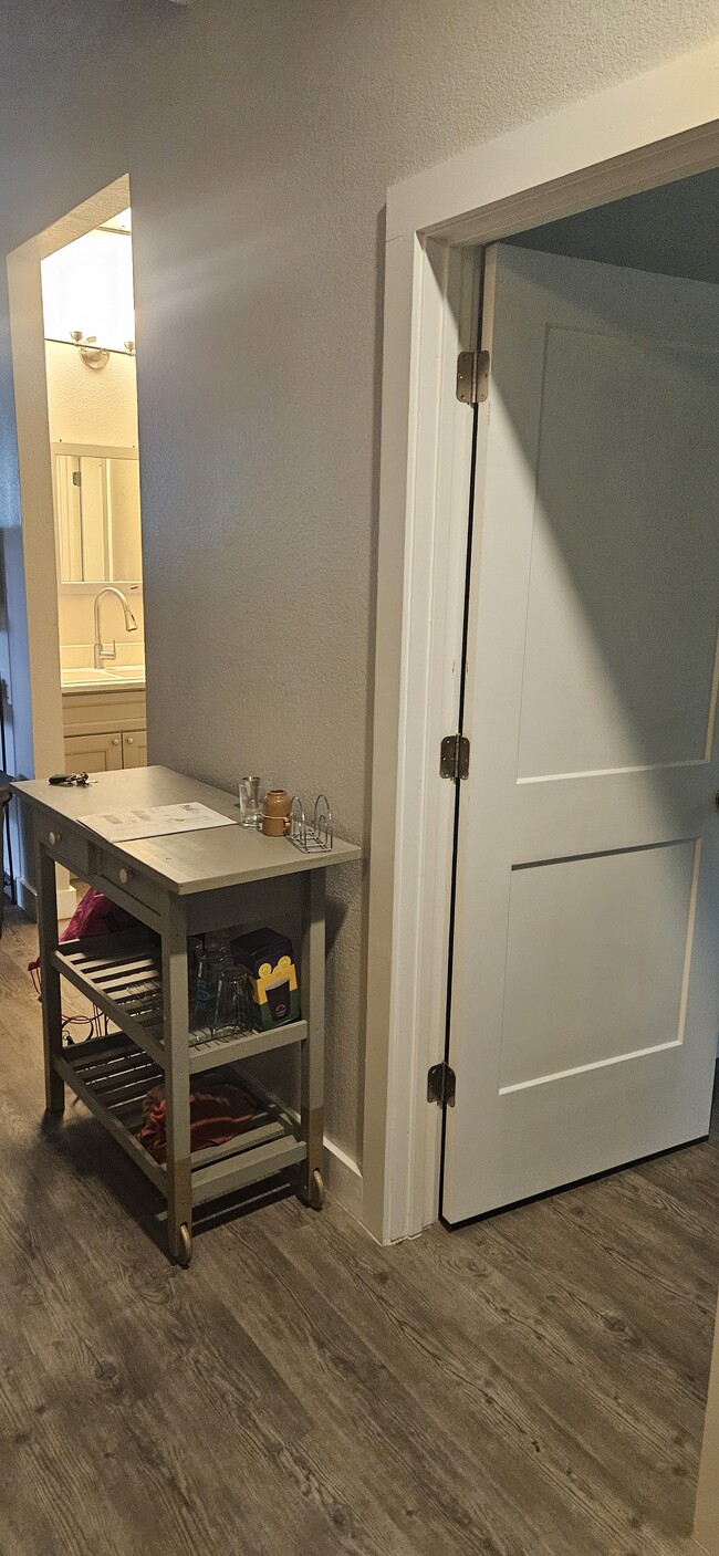 Building Photo - 3014 E 16th St