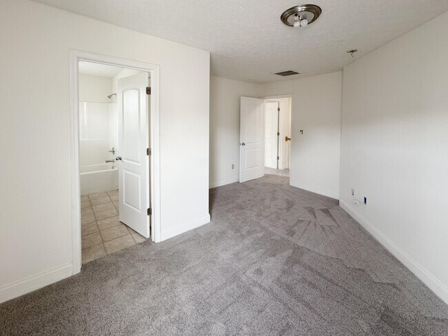 Building Photo - 2529 Moray Pl