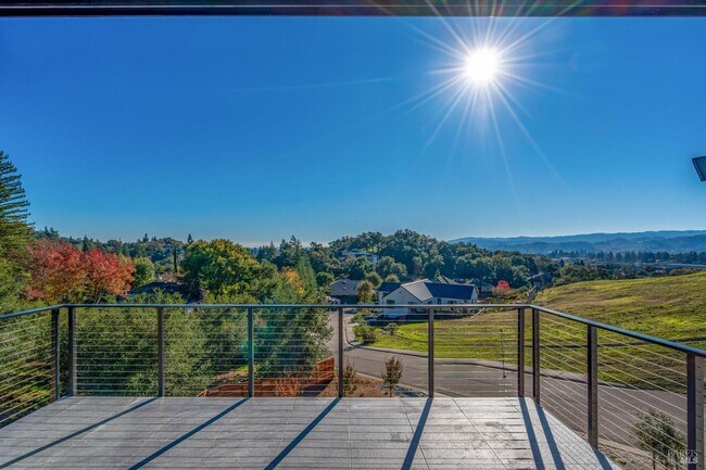 Building Photo - 1580 Clear Ridge Dr