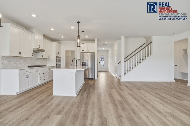 Building Photo - BRAND NEW luxury 5BD 4BA home w/ neighborhood pool! Triple Rockvale Schools! Internet included!