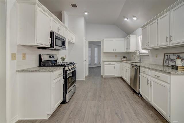 Building Photo - 815 Fairlawn St