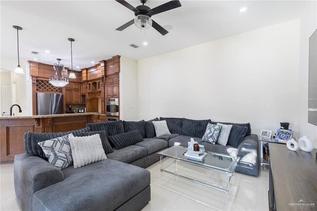 Building Photo - 25 Ebony Ave