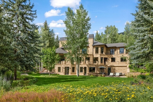 Building Photo - 64 Pitkin Way