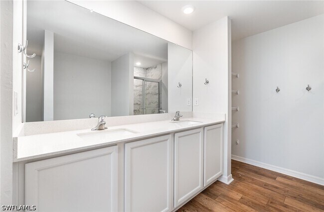 Building Photo - 165 Blackstone Dr