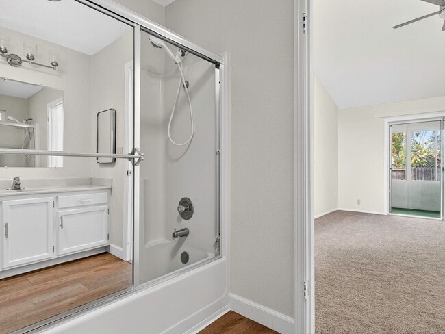 Building Photo - Single level home, convenient, charming neighborhood