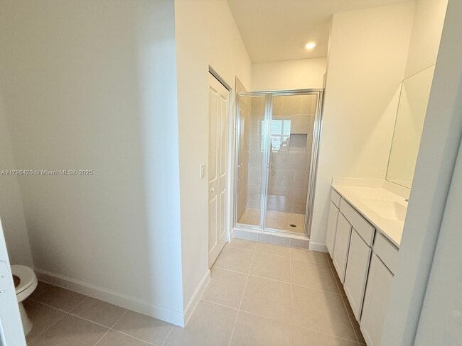 Building Photo - 524 Rivergrass St