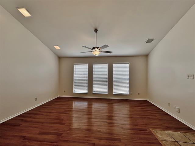 Building Photo - 719 Hillcrest Ct
