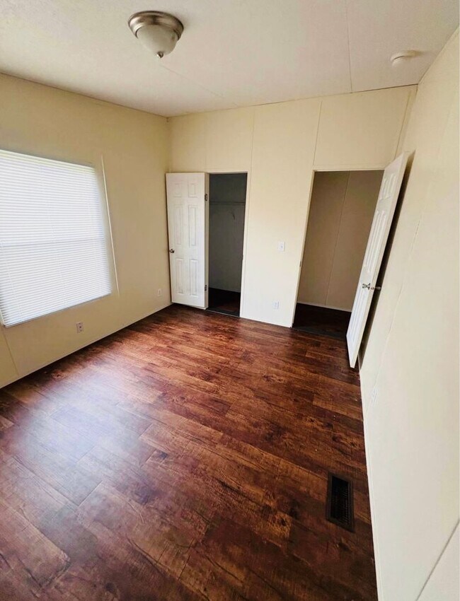 Building Photo - 3br 2ba on 1.5 acres in Blanchard!!