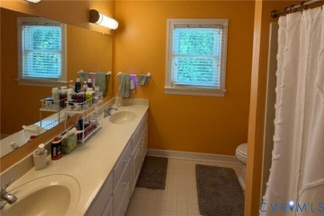 Building Photo - 504 Gaslight Dr
