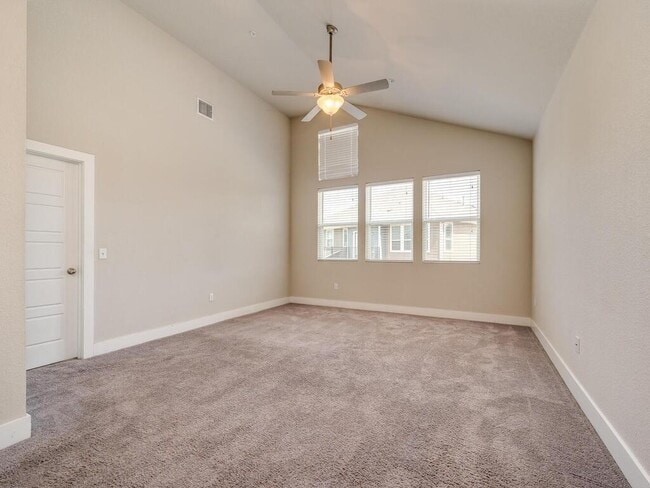 Building Photo - 305 Bridgeford Dr