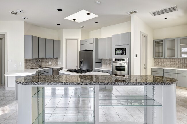 Building Photo - 5304 Braeburn Dr