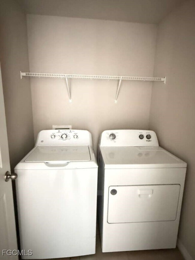 Building Photo - 3003 Lady Ln