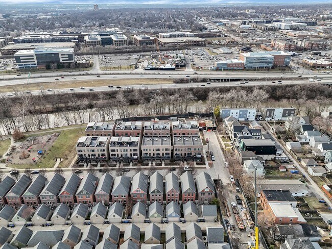Building Photo - 1061 Harrison Park Pl