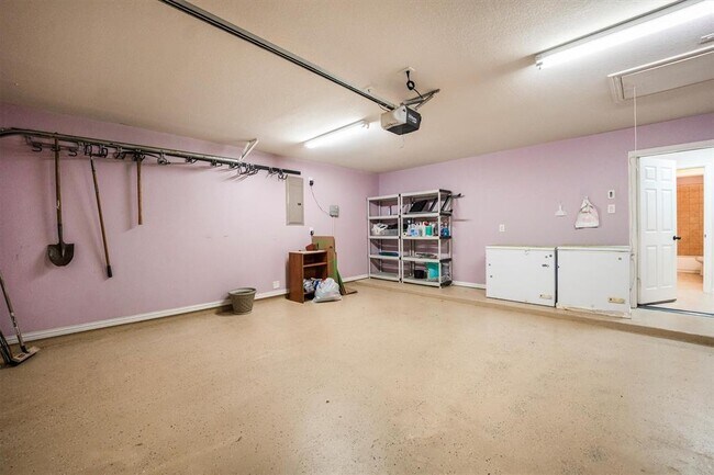 Building Photo - 18419 Willow Oak Bend Dr