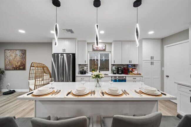 Building Photo - 9827 San Diego St