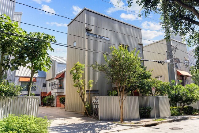 Building Photo - 824 Ruthven St
