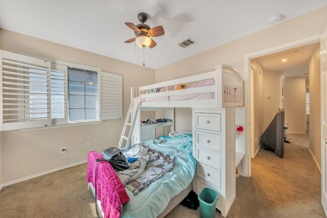 Building Photo - 3 BEDROOM AND 2.5 BATHROOMS PISD SCHOOL DISTRICT