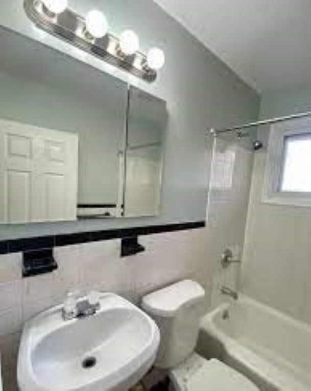 Building Photo - 4400 Anntana Ave