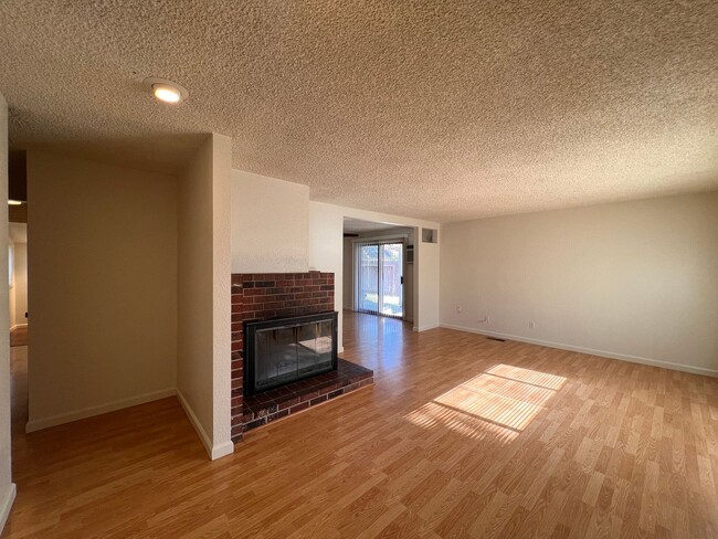 Building Photo - 3 bedroom 2 bath South Reno Home