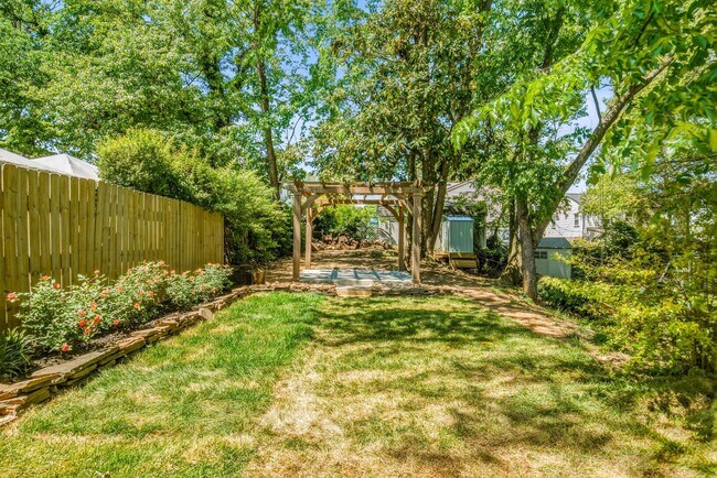 Building Photo - 5810 Fifer Dr
