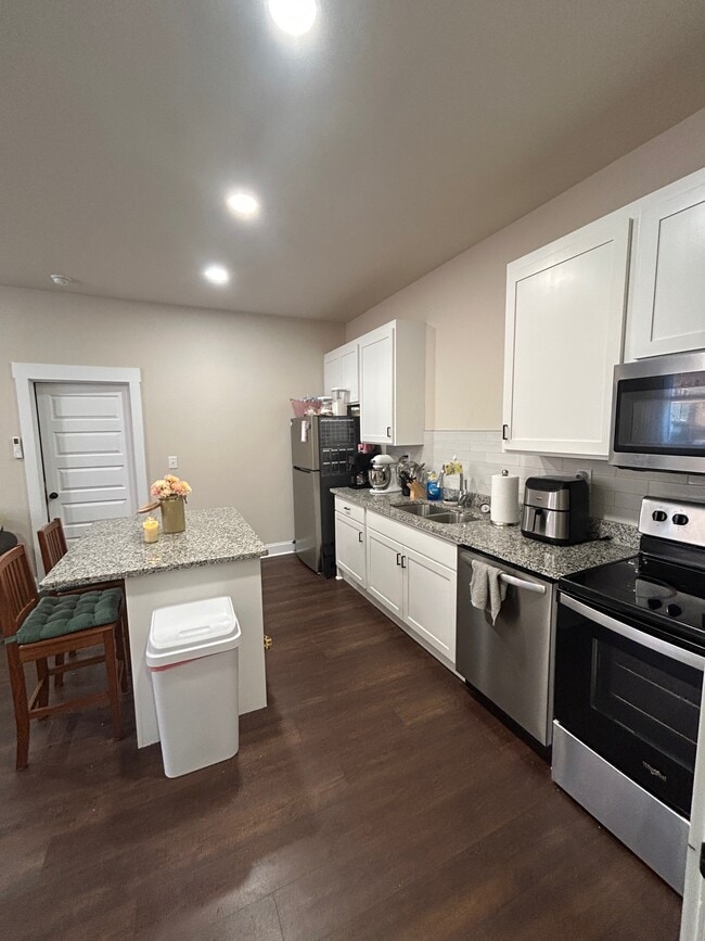 Building Photo - Downtown Cornelia Loft (4)
