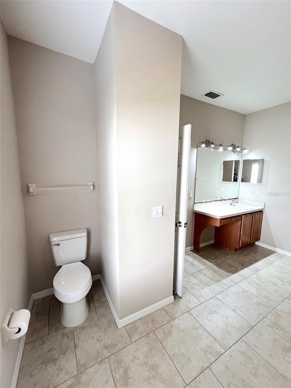 Building Photo - 7 Zither Ct