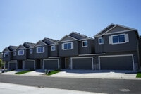 Building Photo - 7404 NE 136th Ave
