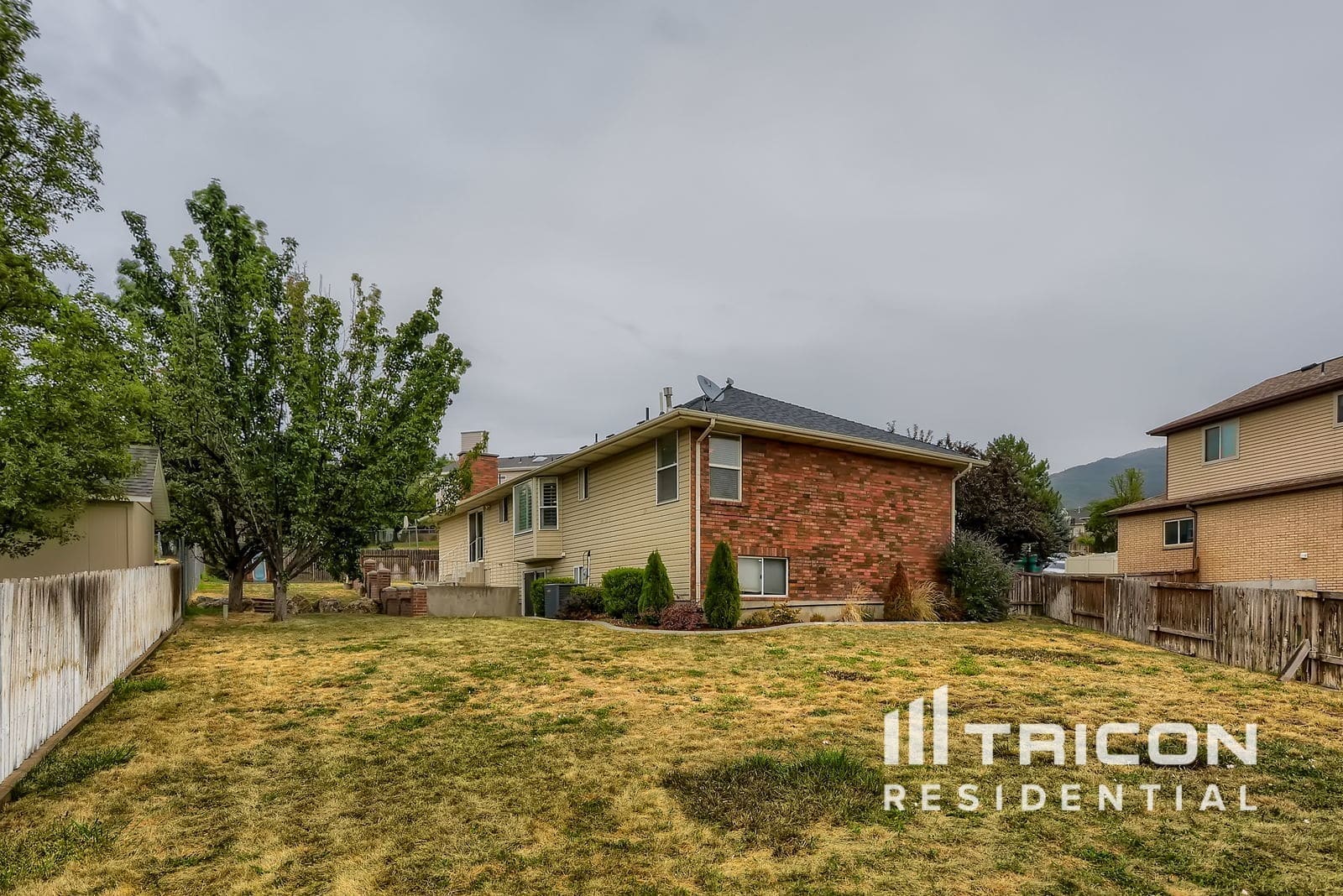 Building Photo - 1425 E 2400 N