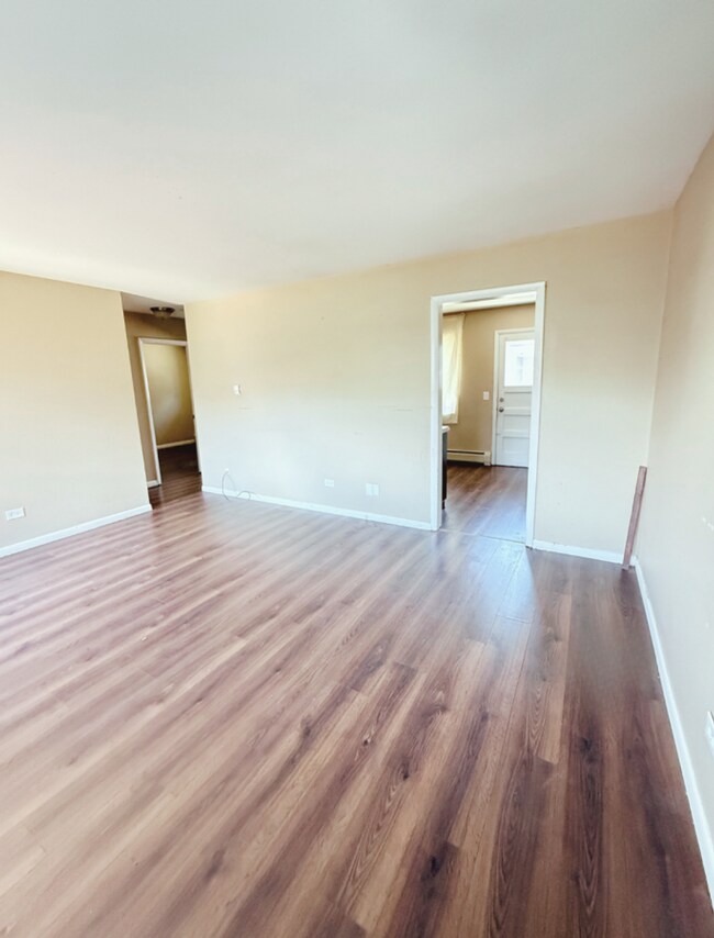 Building Photo - 2 bedroom in the heart of Denver! 1 month ...