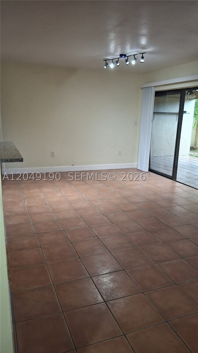 Building Photo - 9255 SW 125th Ave